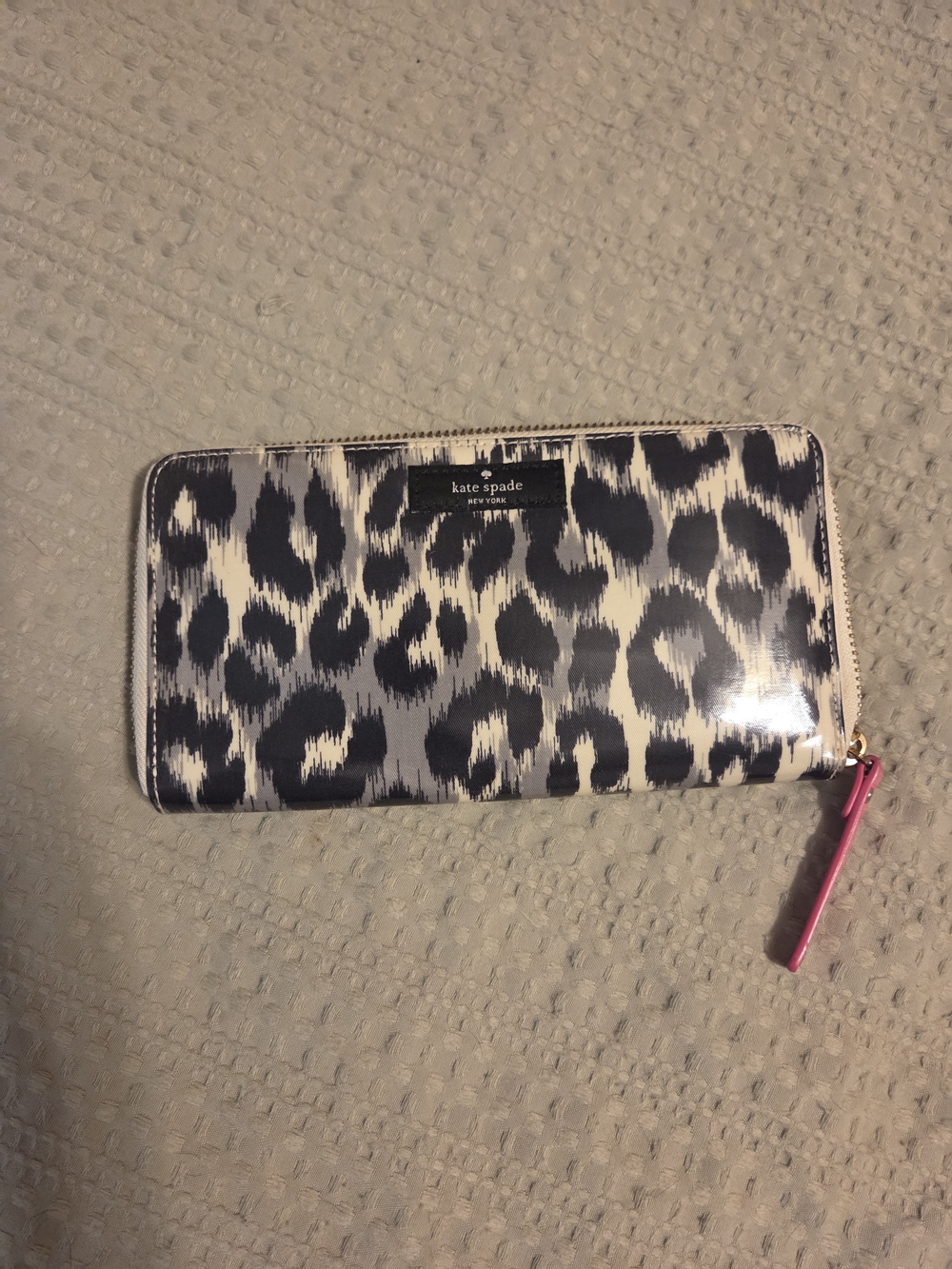 kate spade Black and White Leopard Print Zip Wallet with Pink Pull